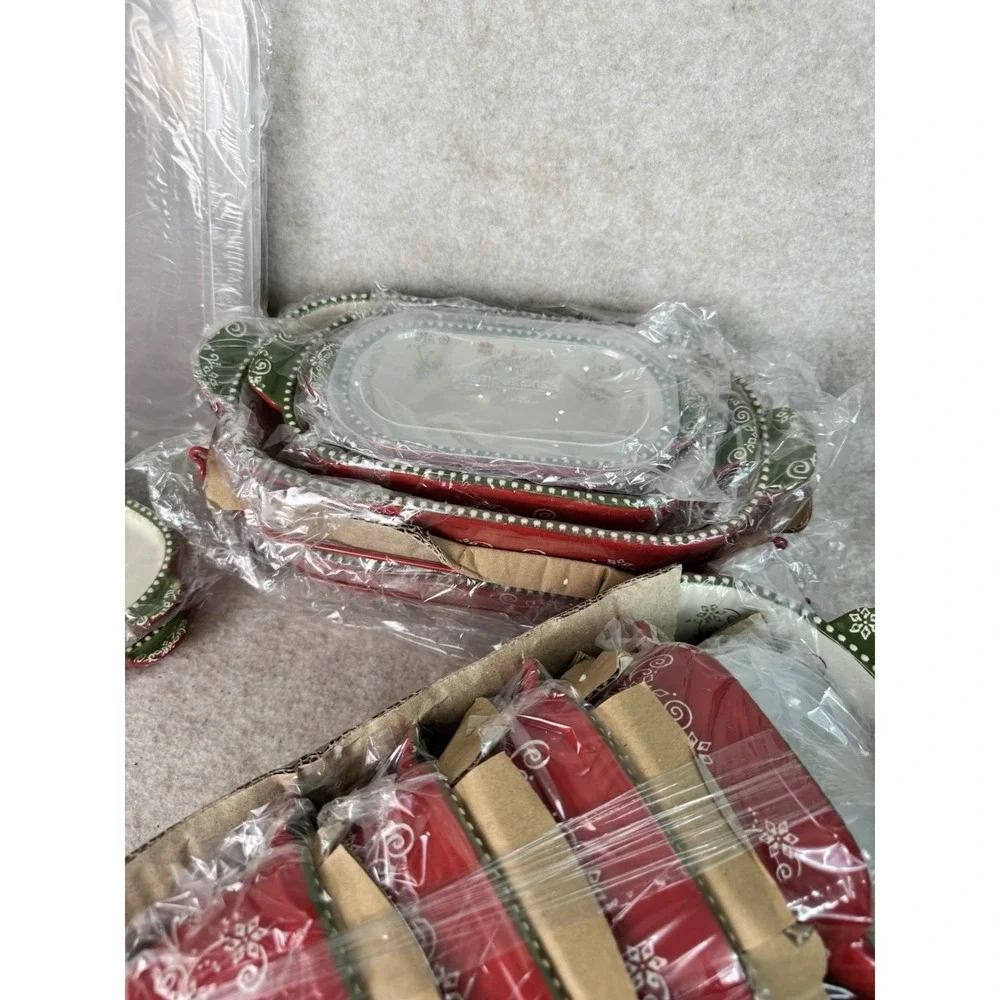 Snowflake Temptation‎ 24 Piece Baking Dish Set with Recipe Cards and Lids